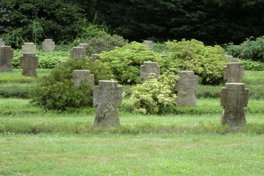 Battlefield Visits -- German War Cemeteries 13 image 6